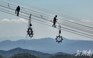 塔肯科技 18年高空走线1200公里80米高空检修电网如履平地,工匠精神练就电网特种兵 塔肯科技 18年高空走线1200公里80米高空检修电网如履平地,工匠精神练就电网特种兵