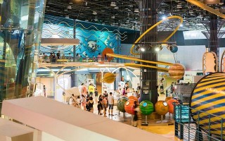 厦门站科技馆 厦门科技馆，有5大主题展馆，馆藏设施近400套件，是综合性科技馆